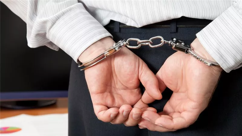 القبض على صاحب محل لسرقته مشغولات ذهبية