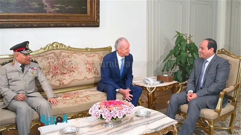 السيسي يستقبل وزير الدفاع الإسباني لبحث التعاون المتبادل