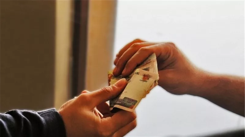 متلبسًا بتقاضي رشوة.. ضبط عضو لجنة المنشآت الآيلة للسقوط بالمنتزه 