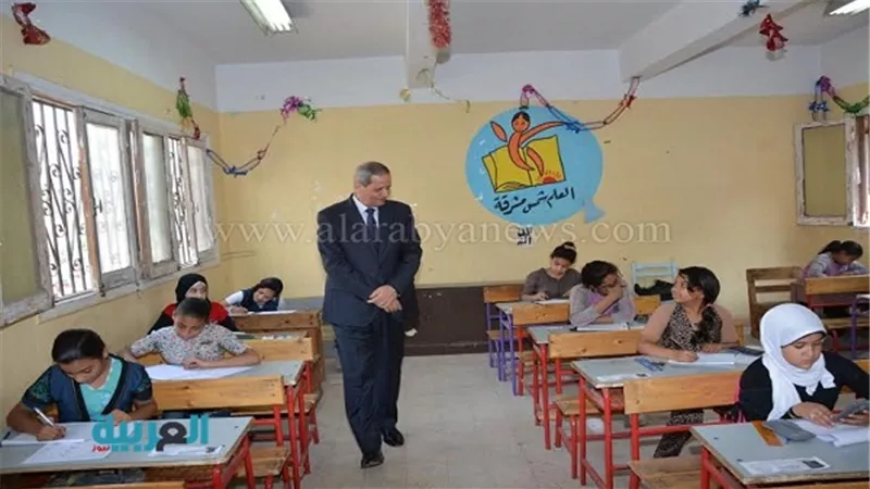 بالصور.. وزير التعليم يتفقد لجان امتحانات الشهادة الابتدائية بالقاهرة