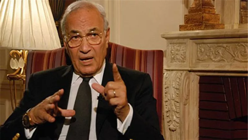شاهد.. شفيق يرفع دعوى قضائية لإلزام الخارجية بتجديد جواز سفره الدبلوماسي