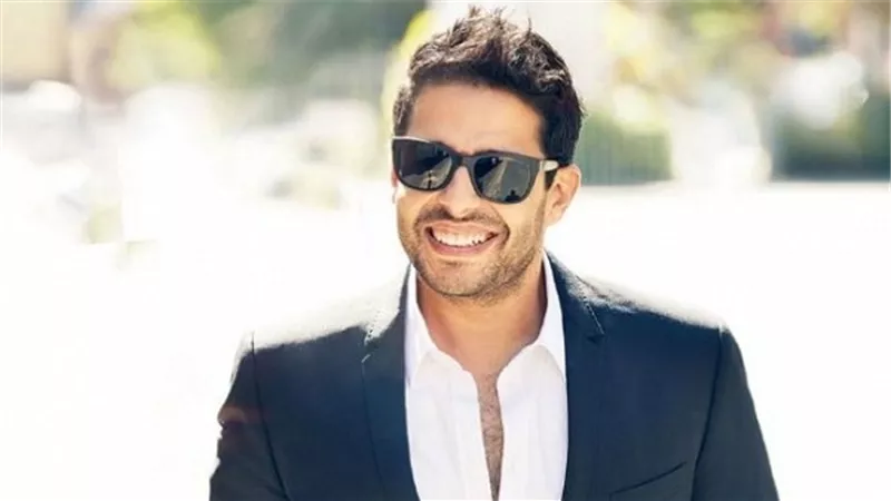 محمد حماقي يلبي أمنية فتاة ويوافق على حضور فرحها 