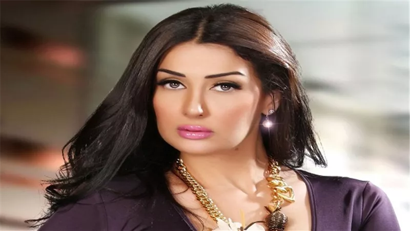 غادة عبد الرازق تجري عملية جراحية بعينها.. والأطباء ينصحوها بالراحة 