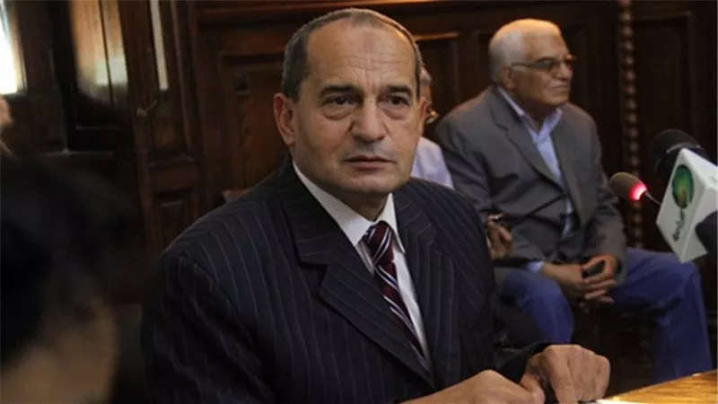 برلماني: وزير الزراعة يخالف توجيهات السيسي في حل مشاكل الفلاح