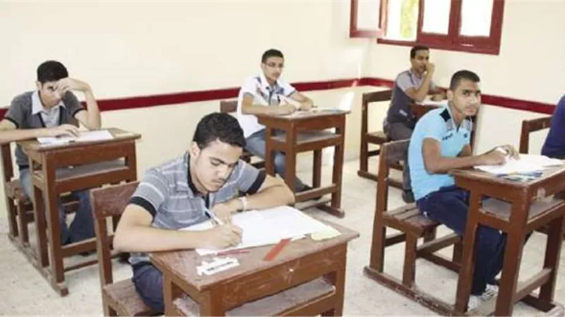 ننشر النماذج التجريبية لامتحانات الدبلومات الفنية 