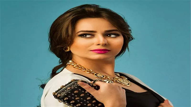 شاهد.. جامعة القاهرة تكرم الفنانة هبة مجدي