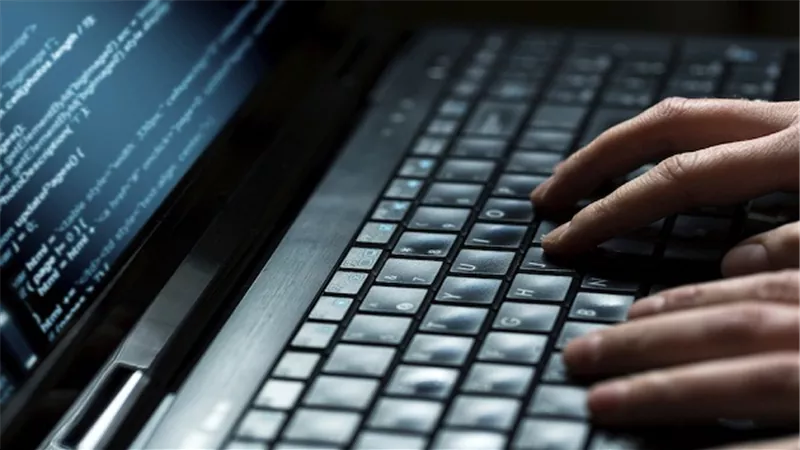 قراصنة يخترقون الشبكة المصرفية الدولية لتحويل الأموال 