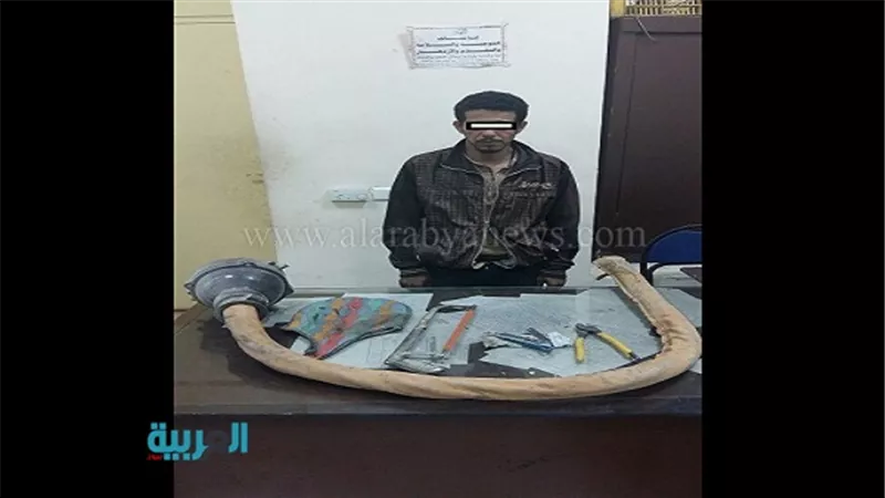 ضبط عاطل سرق مهمات مصلحية من 