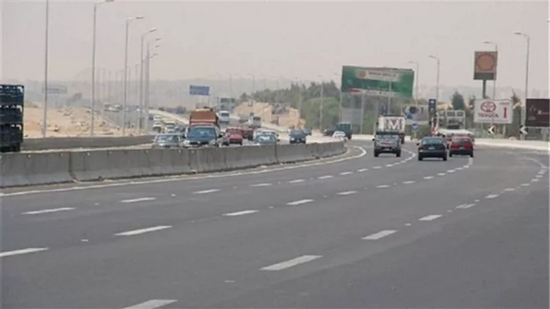 عودة الحركة المرورية أعلى دائري المريوطية بعد رفع حادث تصادم 