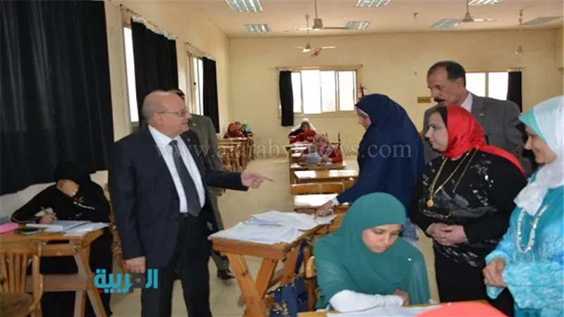 إصابة طالب بحالة إغماء في امتحان الشريعة بحقوق الزقازيق
