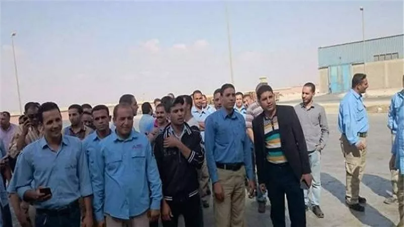 اشتباكات بالأيدي بين عمال 