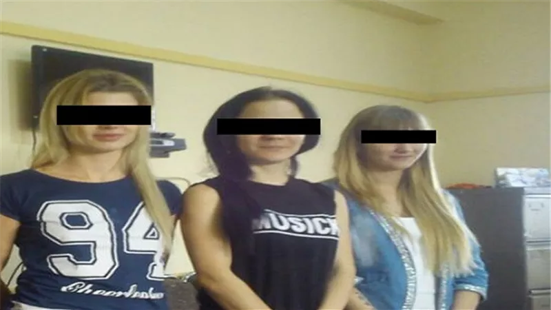 إحالة 3 فتيات مغاربة للمحاكمة بتهمة إثارة نزلاء 