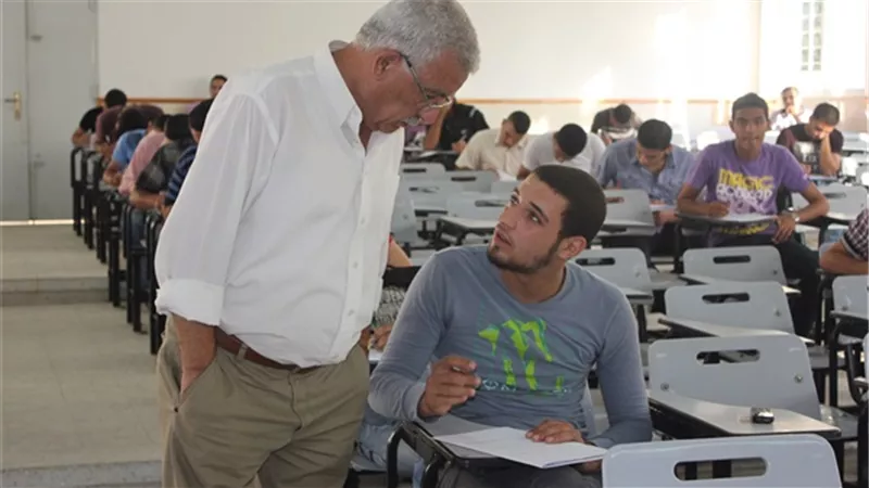 أستاذ علم اجتماع: نظرات مراقبي اللجان تصيب الطلاب بـ