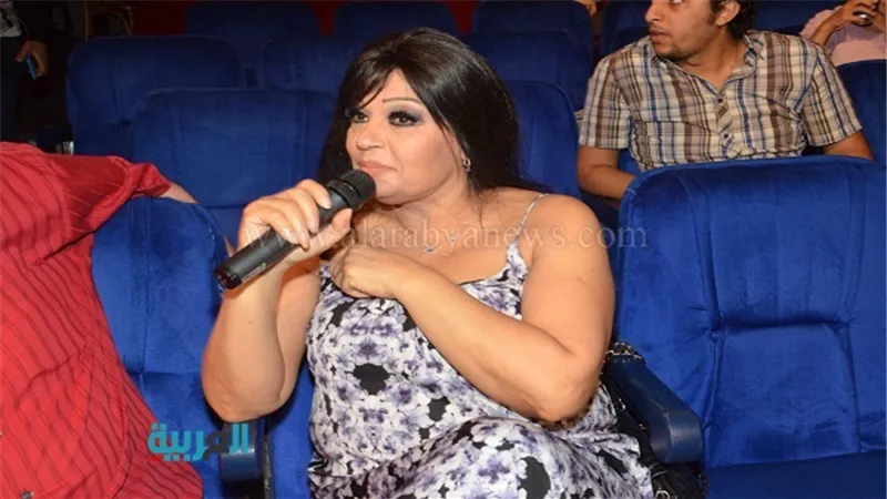 بالصور.. فيفي عبده تختار وجوهًا جديدة لمسرحيتها 