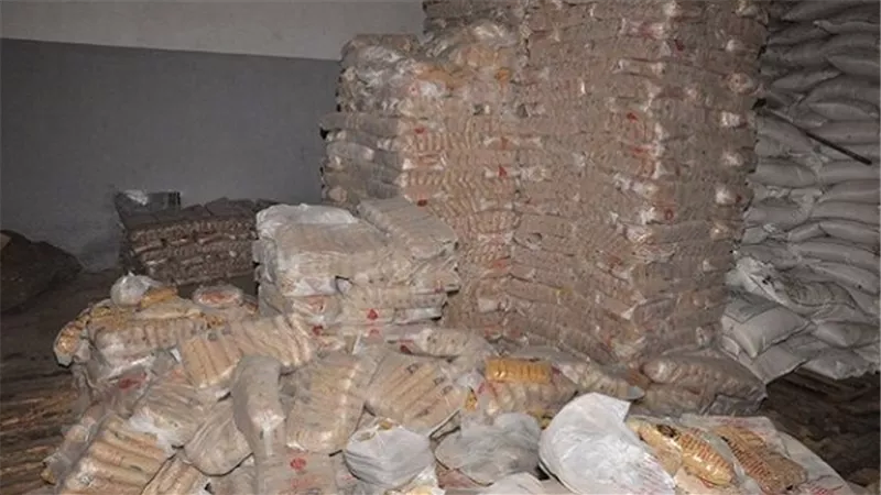 ضبط 710 كيلو مكرونة منتهية الصلاحية بالبحيرة