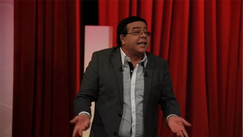 بالفيديو.. كاتب صحفي: أحمد آدم خانه التعبير عن مأساة سوريا