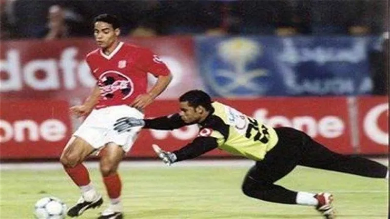 بالصور.. الذكرى الـ14 لمباراة 6-1 بين الأهلي والزمالك.. خالد بيبو صاحب السوبر هاتريك الوحيد حتى الآن.. والصحف تتغنى بقوة الأحمر أمام ضعف الأبيض