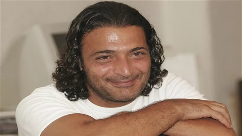 شاهد.. حميد الشاعري يحتفل بتخرج نجلته في 