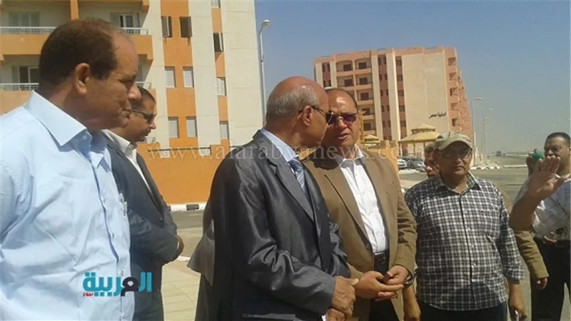مواطن يستوقف القائم بأعمال محافظة القاهرة بـ