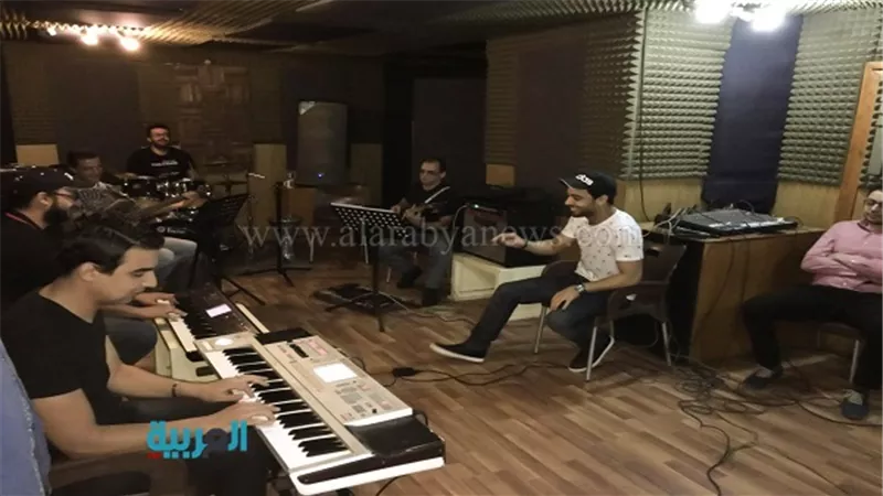 أحمد جمال في البروفة من داخل الاستوديو