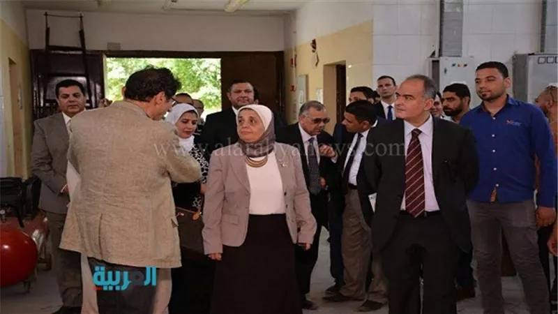 بالصور.. رئيس هيئة جودة التعليم تزور المجمعات التكنولوجية بالفيوم 
