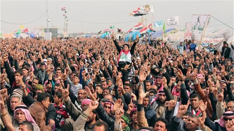 17 إصابة في تفريق الشرطة العراقية لتظاهرة وسط بغداد