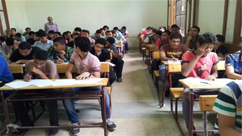 630 ألفًا و223 طالبًا يؤدون امتحانات الدبلومات داخل 2421 لجنة