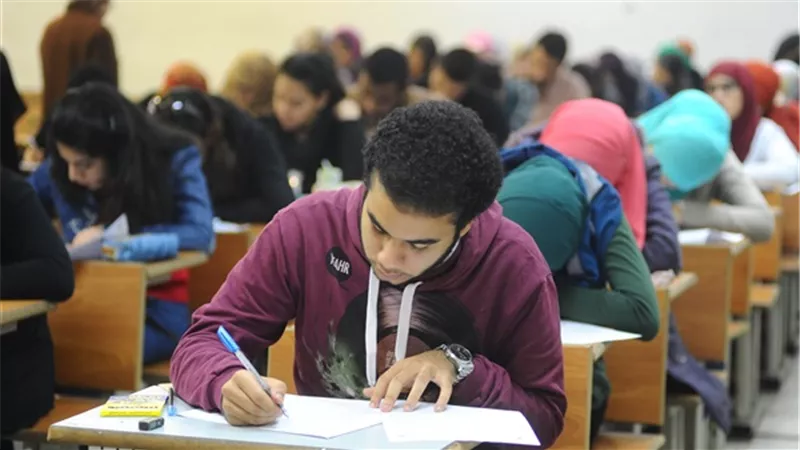 بدء امتحانات 5 آلاف طالب بـ