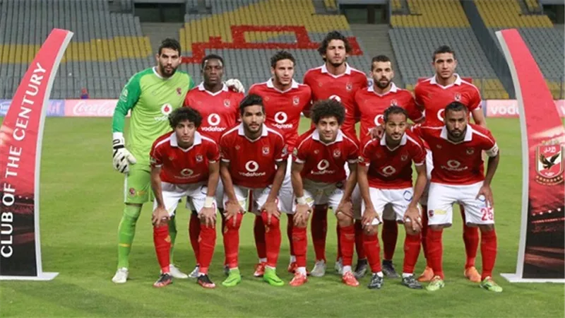 شاهد.. المصري الإماراتي يكرم الأهلي في دبي