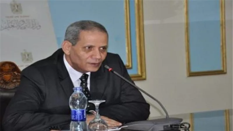وزير التعليم يستبعد ملاحظين من امتحانات الدبلومات بالجيزة 