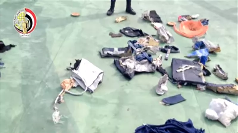 المتحدث العسكري ينشر فيديو جديد لحطام ومتعلقات الطائرة المنكوبة 