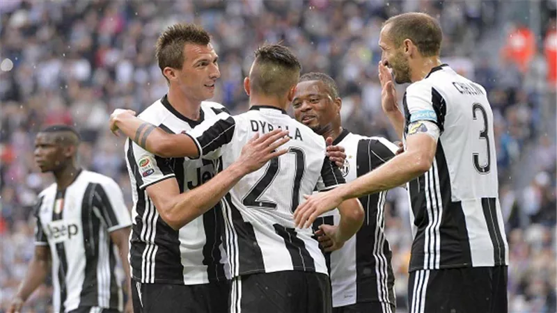 بالفيديو.. اليوفنتوس يتوج بكأس إيطاليا على حساب الميلان