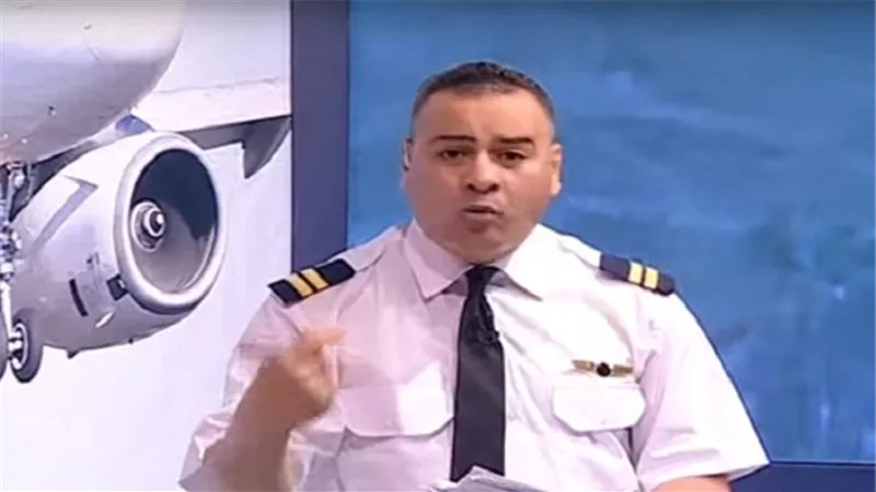 بالفيديو.. القرموطي يعتذر عن الظهور بملابس الطيار المصري 