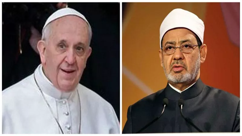 شيخ الأزهر يصل روما للقاء بابا الفاتيكان