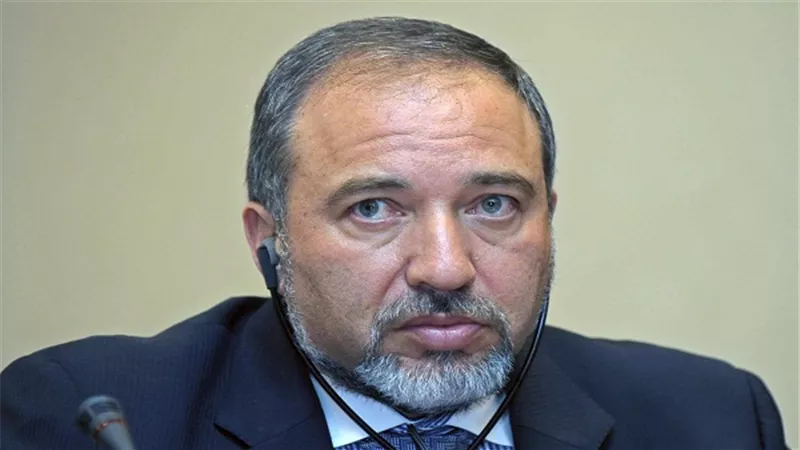 أفيجدور ليبرمان.. وزير الدفاع المتطرف بحكومة نتنياهو.. صاحب التصريحات المثيرة للجدل