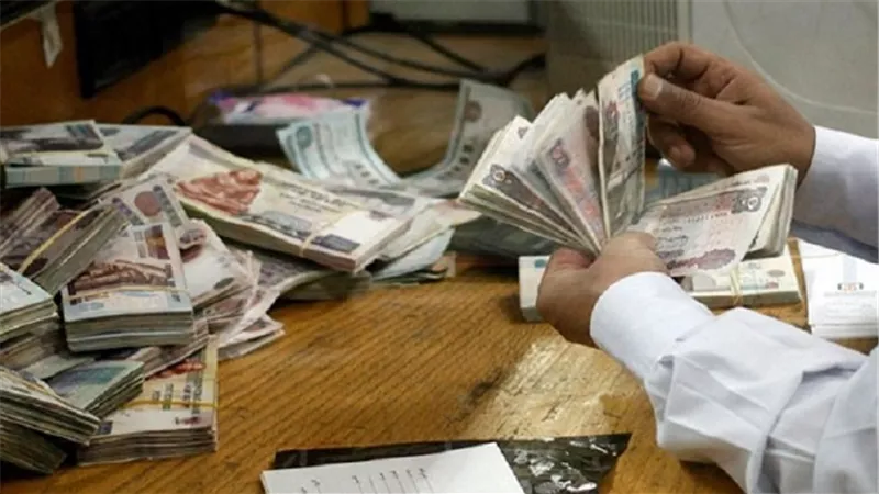ضبط تشكيل عصابي استولى على أموال مواطنين بزعم التوظيف بالقاهرة