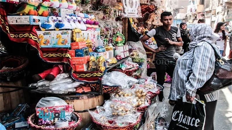 قاهرة المعز تتزين احتفالًا برمضان