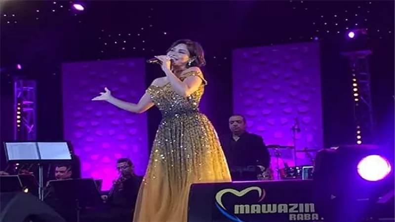 بالفيديو.. شيرين تغني 
