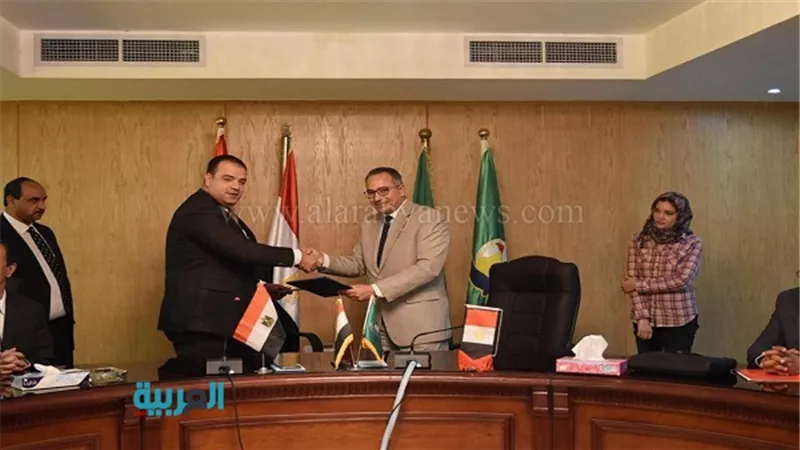 توقيع اتفاقية لتطوير منطقتي الصيفية وقحافة الجديدة بالفيوم