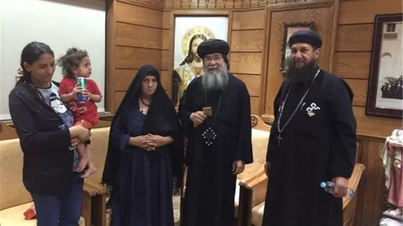 بالفيديو.. الأنبا مكاريوس: بيان الكنيسة تأخر برغبة 