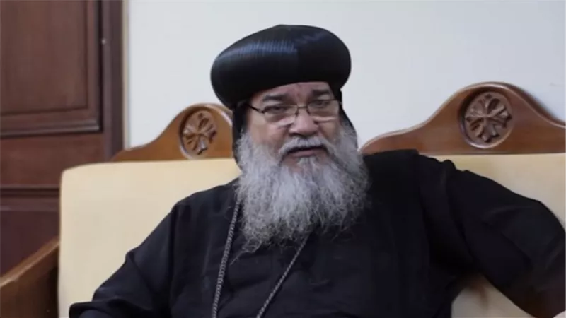 الأنبا مكاريوس.. واعظ المنيا ذائع الصيت.. ورجل البابا تواضروس لحل الأزمات