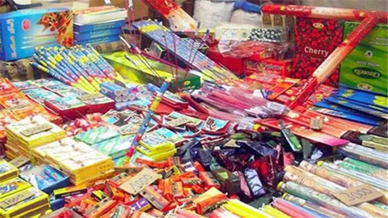 ضبط 11 ألف صاروخ ألعاب نارية في حملة أمنية بالجمالية