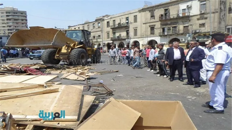 بالصور.. تحرير 30 محضرًا لإزالة الإشغالات بحي الموسكي 