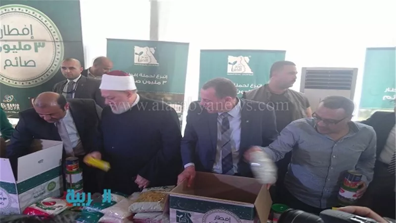 بمشاركة فنانين ونجوم كرة.. وزير التموين والمفتي السابق يدشنان حملة إفطار 3 ملايين صائم.. 