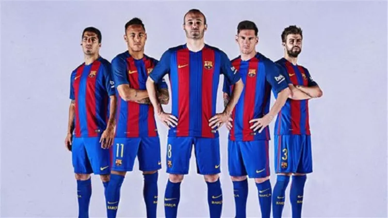 بالصور.. برشلونة يكشف عن 