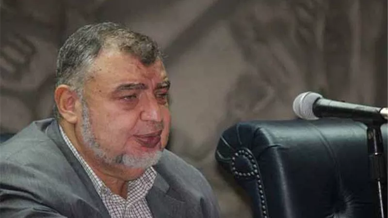 محمد عبدالقدوس: احتجاز نقيب الصحفيين انتهاك للمواثيق الدولية