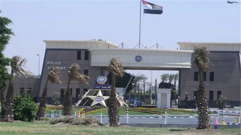 وزير الداخلية يتفقد امتحانات كلية الشرطة