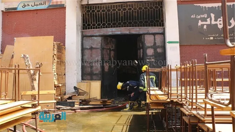 بالصور.. إخماد حريق بمخازن أخشاب في السيدة زينب 