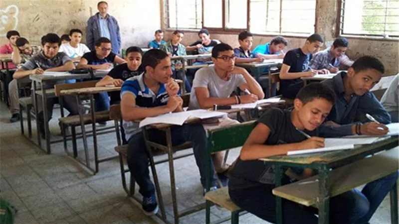 ننشر الاستعدادات النهائية لامتحانات الثانوية.. تشكيل 28 غرفة عمليات.. مهام خاصة للمراقبين والأمن لمنع 