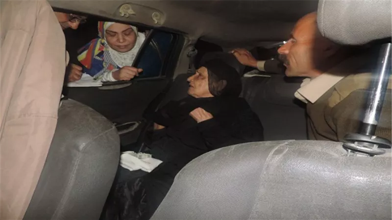 أمن الغربية يعيد سيدة مسنة تائهة إلى أهلها بالإسماعيلية